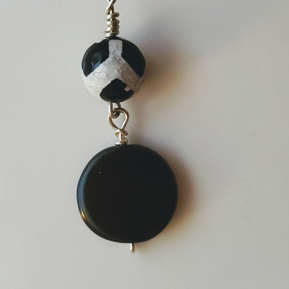 Elegant Tibetan Agate Dangle Earrings - Picture 2 of 3